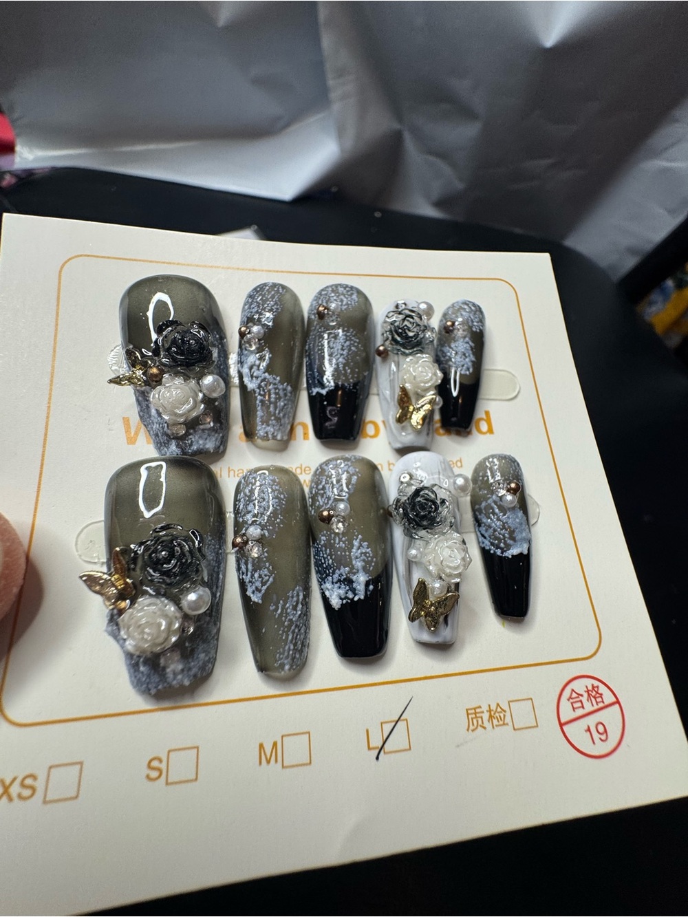 Handcrafted Black & Olive Green 3D Floral Press-On Nails - Women Makeup